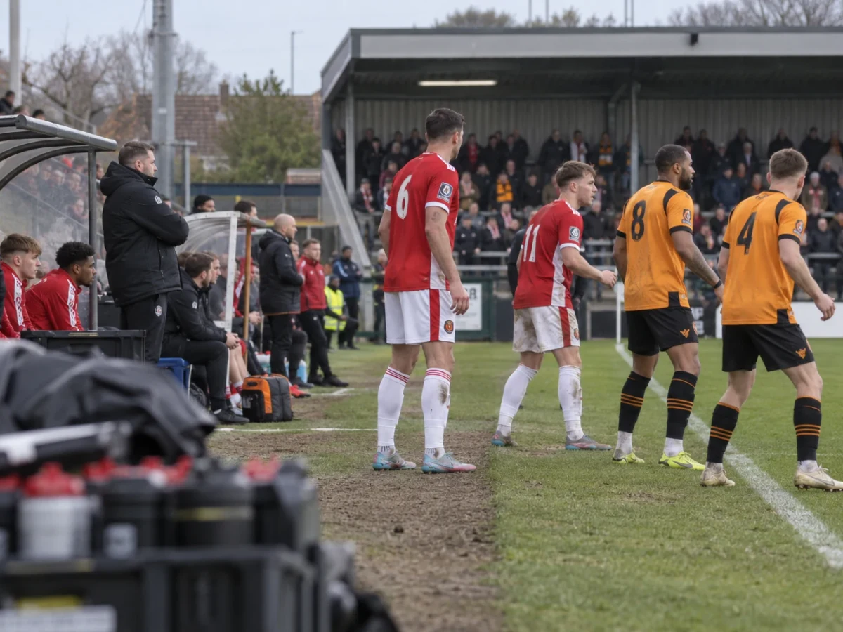 Salford spiller for å beholde førsteplassen i League Two