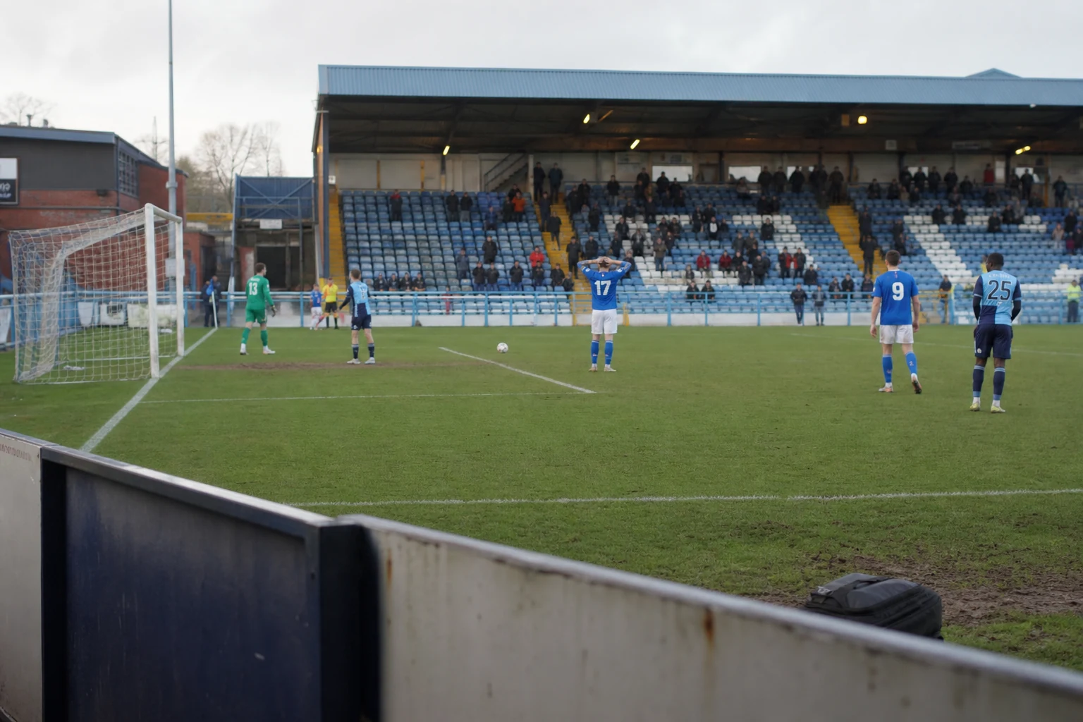 Stockport slo Wycombe 5–1 i tredje serierunde