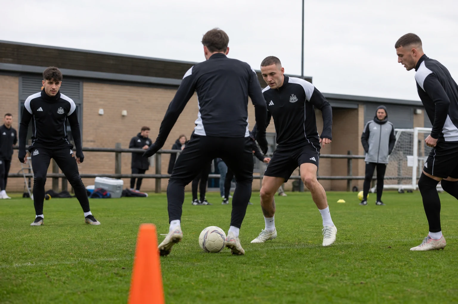 Harvey Barnes forlenger med Newcastle United